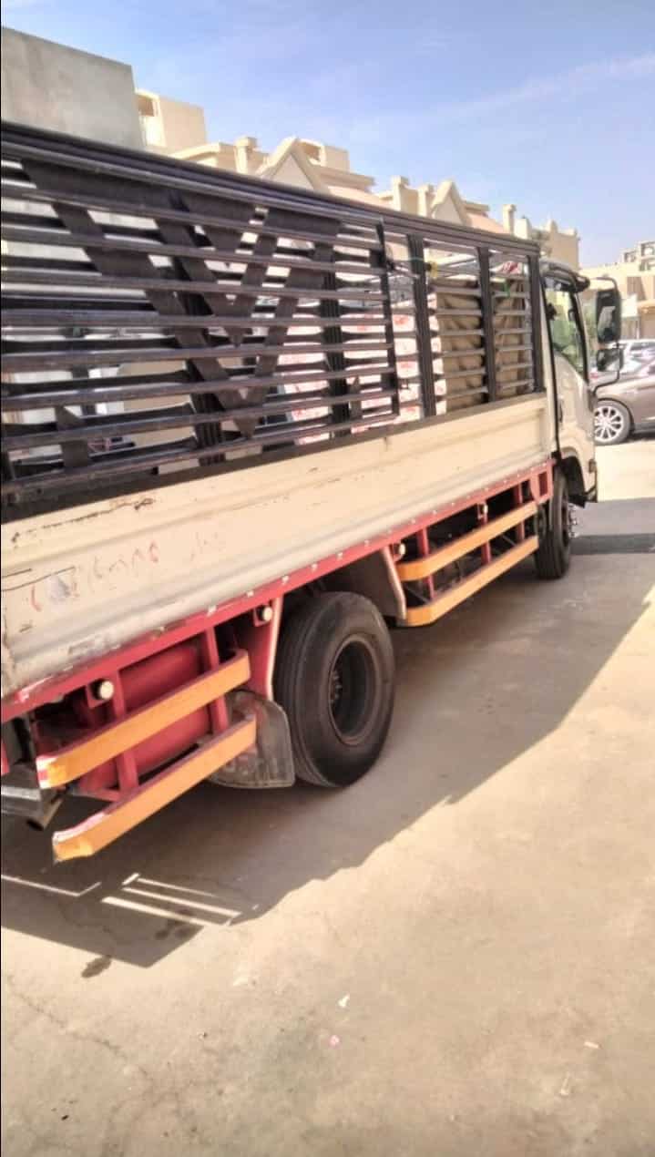 دينا نقل عفش بجدة مغلقة لنقل الاثاث بأمان.